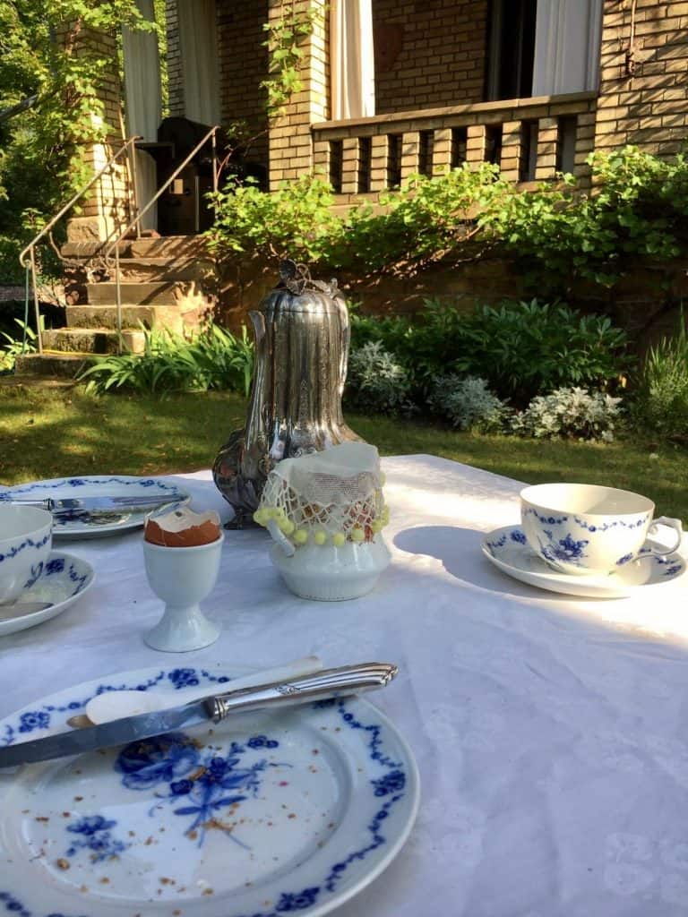 Villa Hartmann - Frühstück im Garten