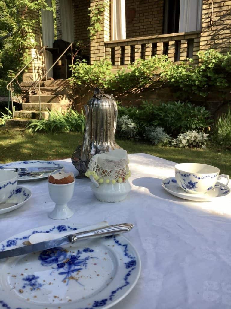Villa Hartmann - Frühstück im Garten