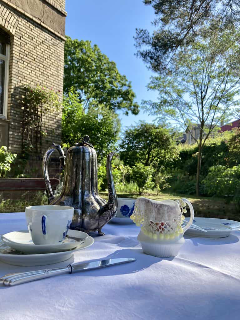 Villa Hartmann - Frühstück im Garten
